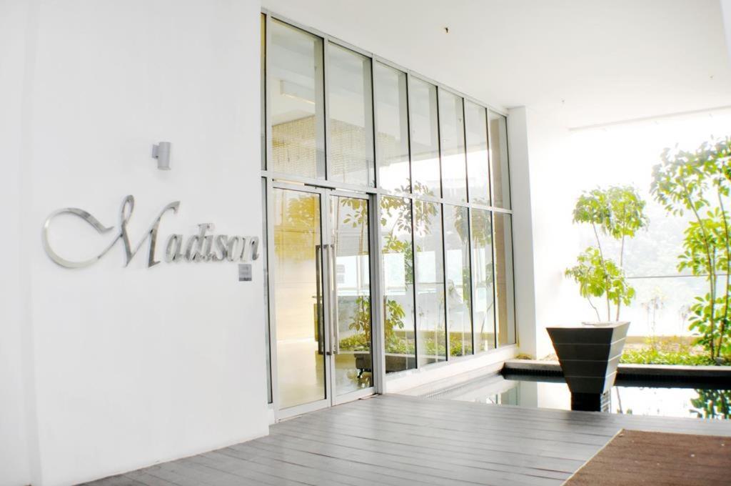 Maxhome@Regalia Suite Residence. Kl Kuala Lumpur Exterior foto